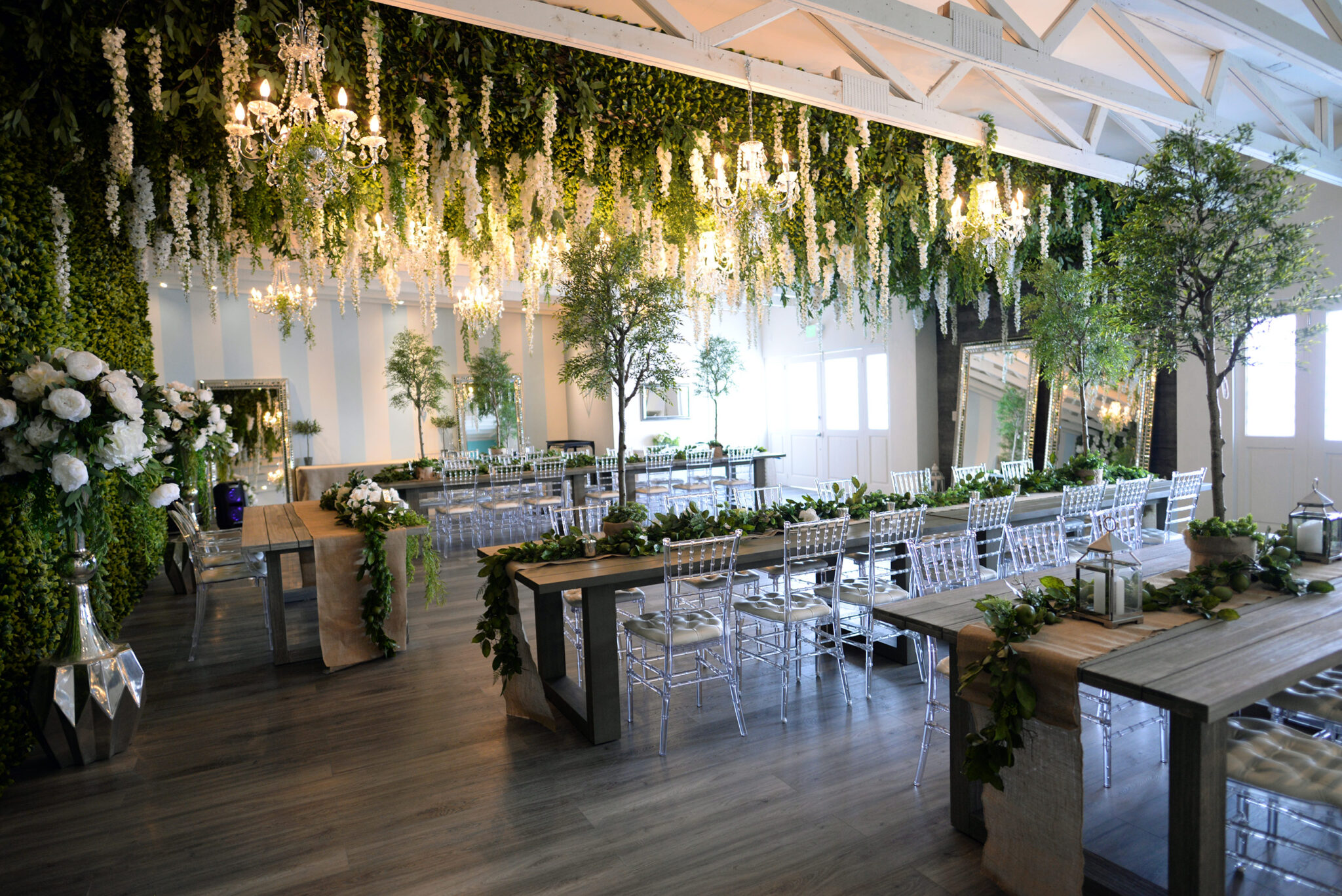 Albertson Wedding Chapel in Los Angeles. Stylish, intimate weddings daily.